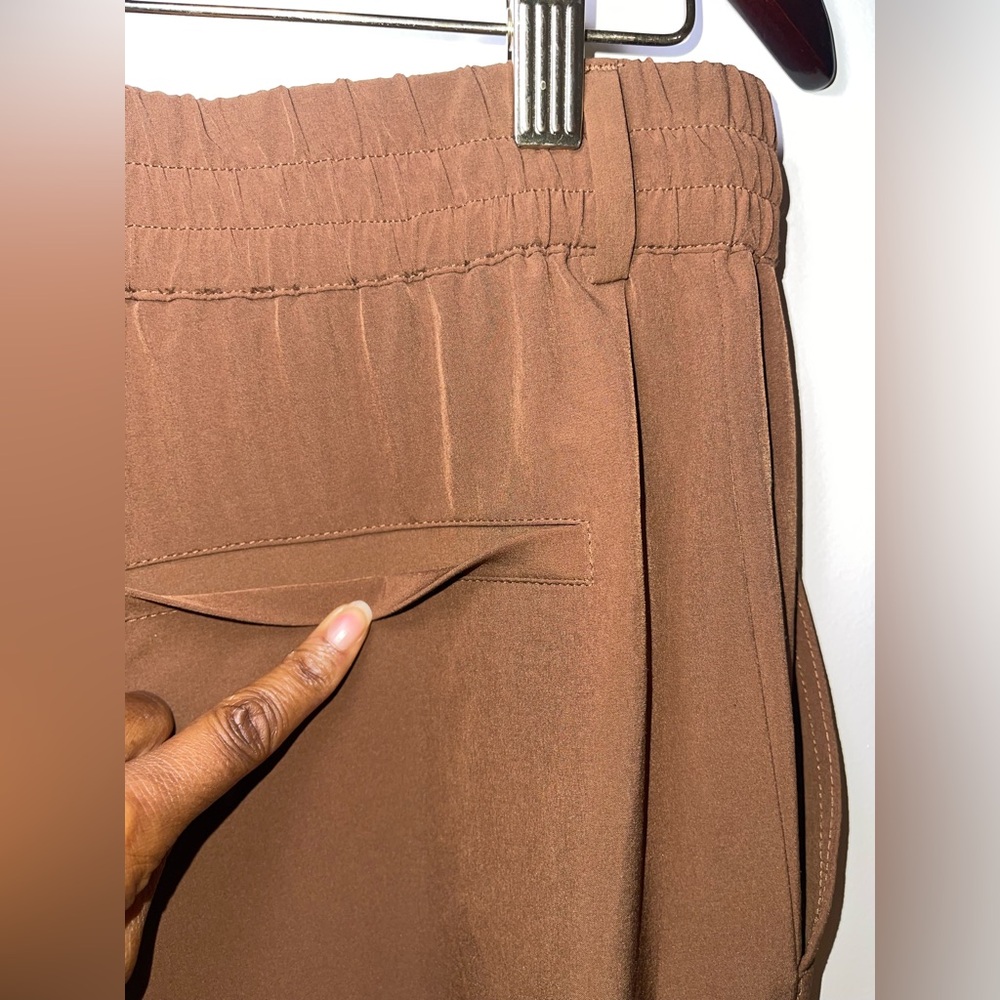 ALO Yoga Women's Brown Relaxed Pleated Dress Pants size Large / 12 US - Picture 10 of 12